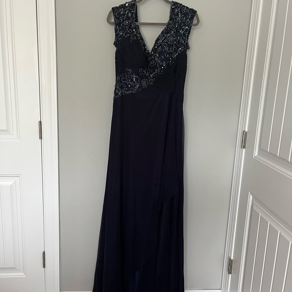 MONTAGE Mon Cheri * Sequin Gown* Navy Blue * Size 14 *NEVER ALTERED*